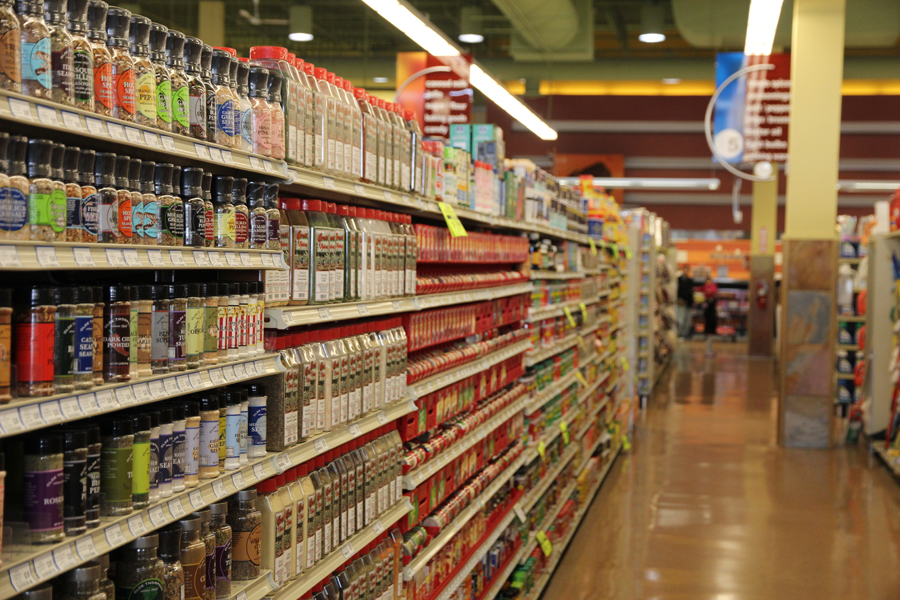 Pete's Fresh Market immaculate aisle